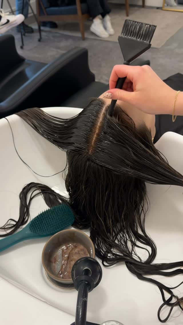 Post 6 by Jenika | ID Hairstylist on Instagram (video)