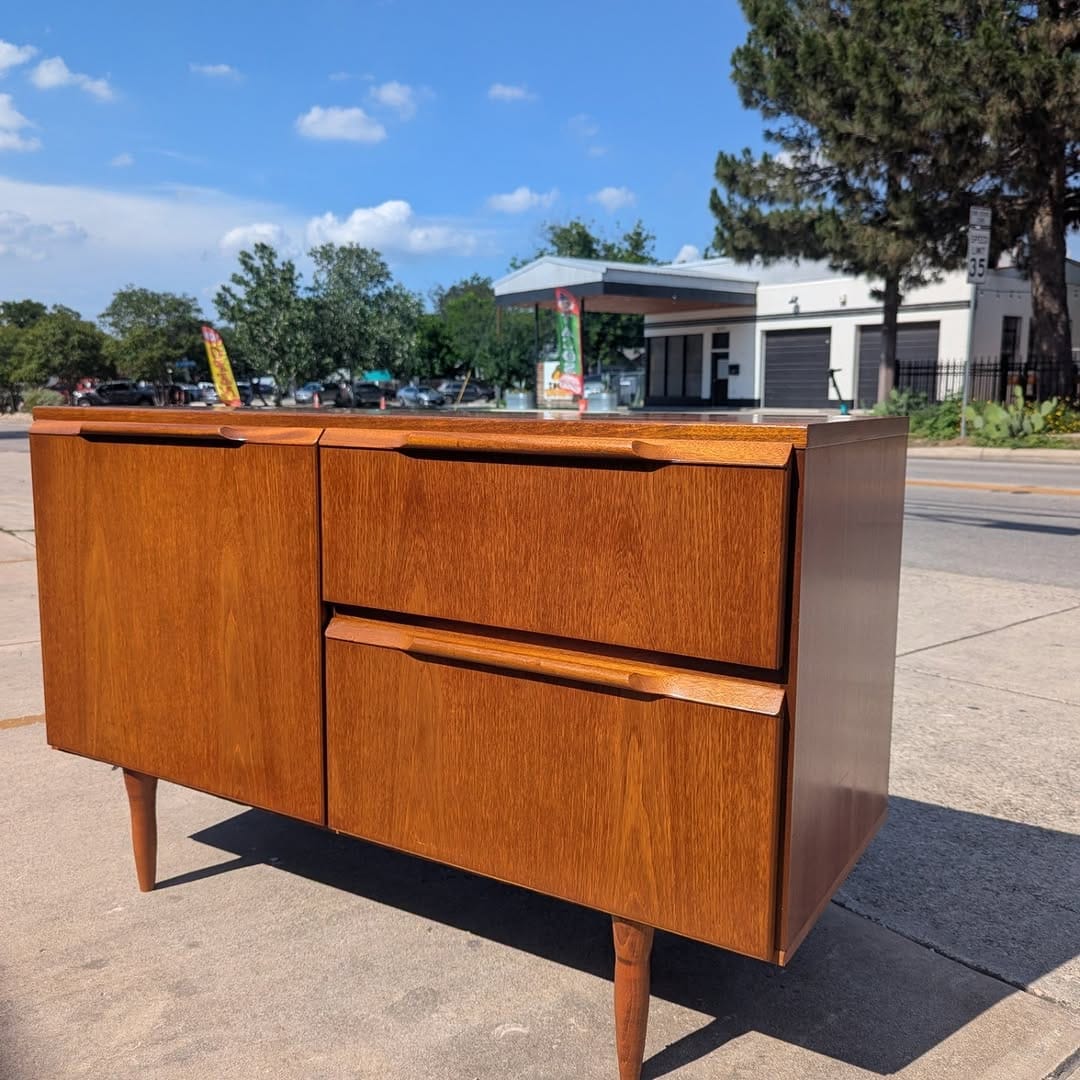 Post 3 by San Antonio Furniture Finders on Instagram (carousel)
