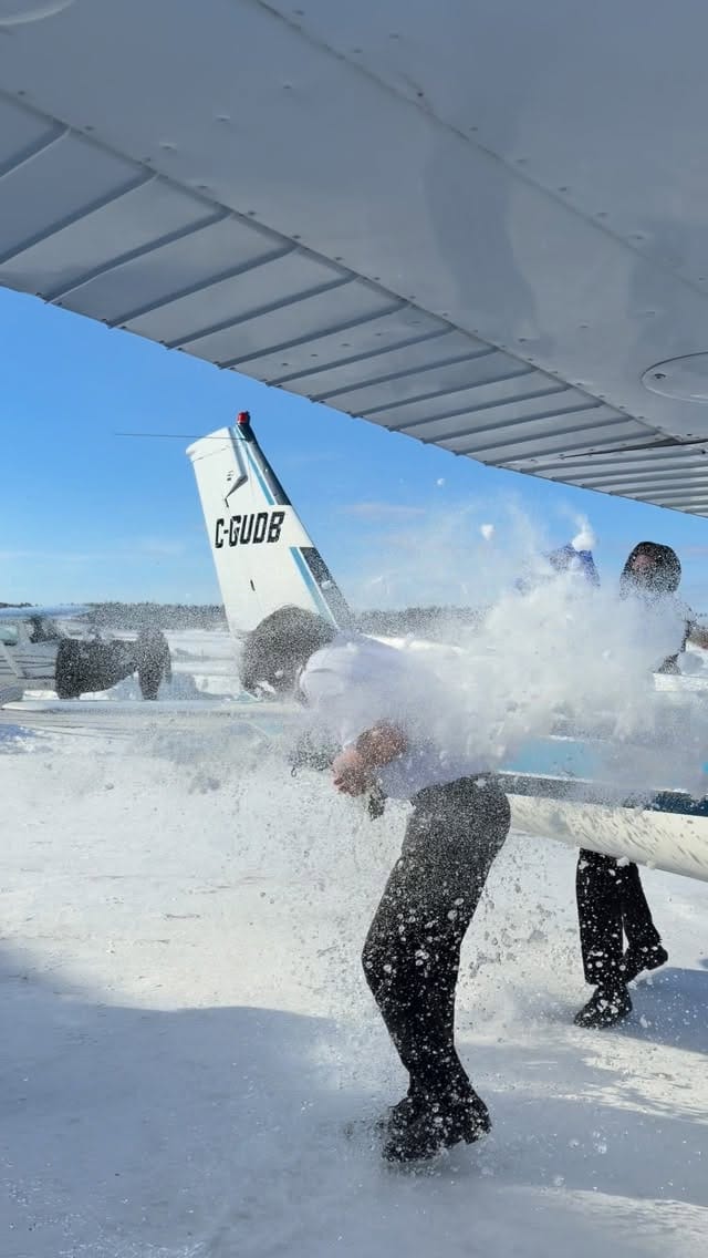 Post 8 by Collège Select Aviation on Instagram (video)