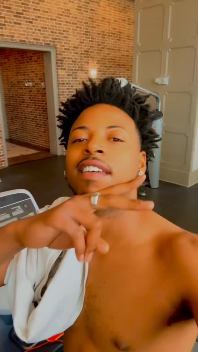 Post 2 by Tanner Ellis on Instagram (video)
