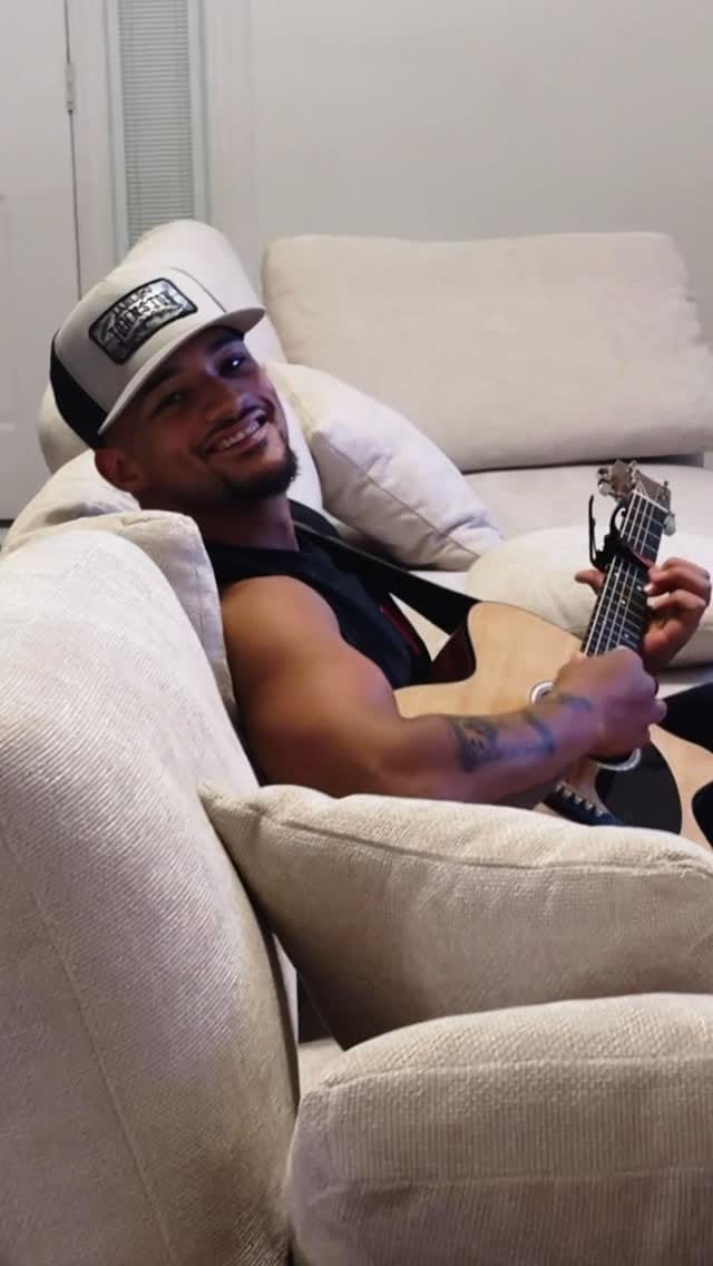 Post 5 by Jaelen Johnston on Instagram (video)
