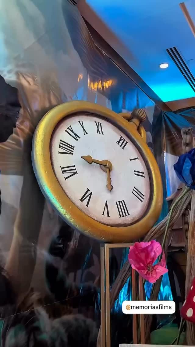 Post 4 by Cuthbert Moncada on Instagram (video)