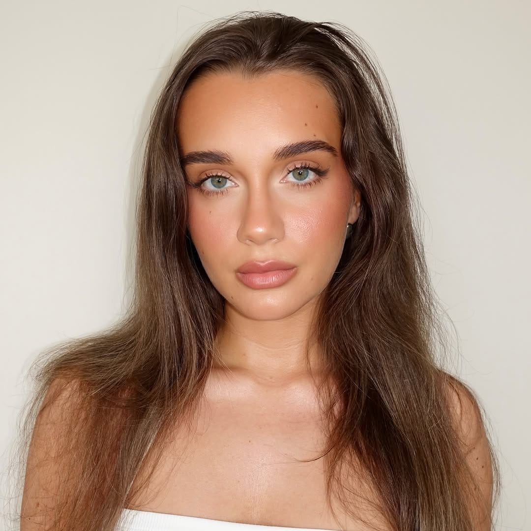 Post 3 by Anna Rae | Newcastle upon Tyne/ UK based makeup artist 🇬🇧 on Instagram (carousel)