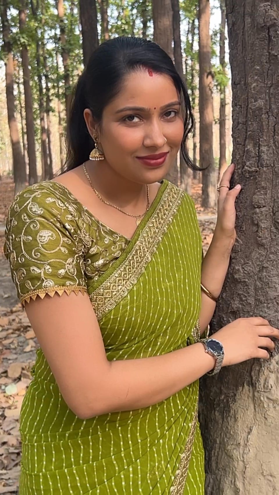 Post 10 by Deepika Shukla on Instagram (video)