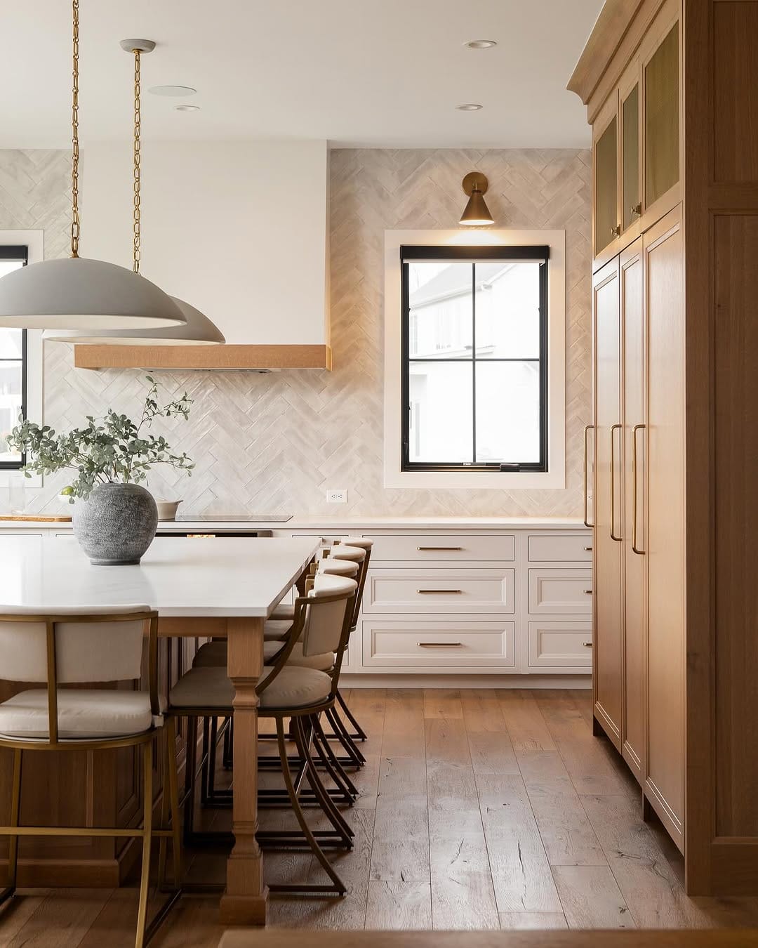 Post 9 by DANI KOHL Interiors on Instagram (carousel)