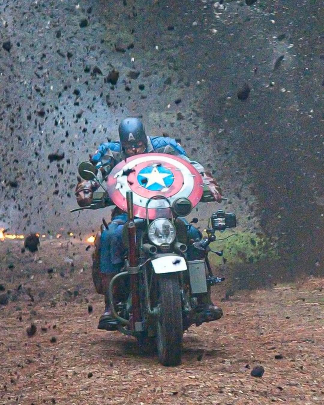 Post 6 by CHRIS EVANS ☆ CAPTAIN AMERICA on Instagram (image)