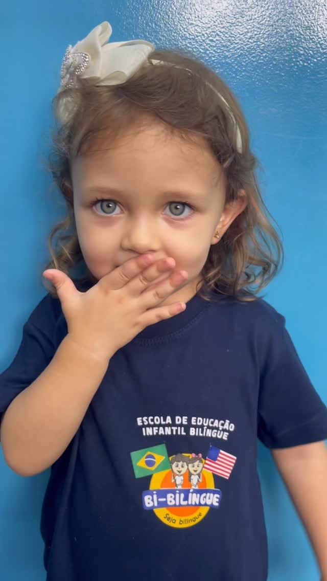 Post 4 by Escola Bi-Bilíngue on Instagram (video)