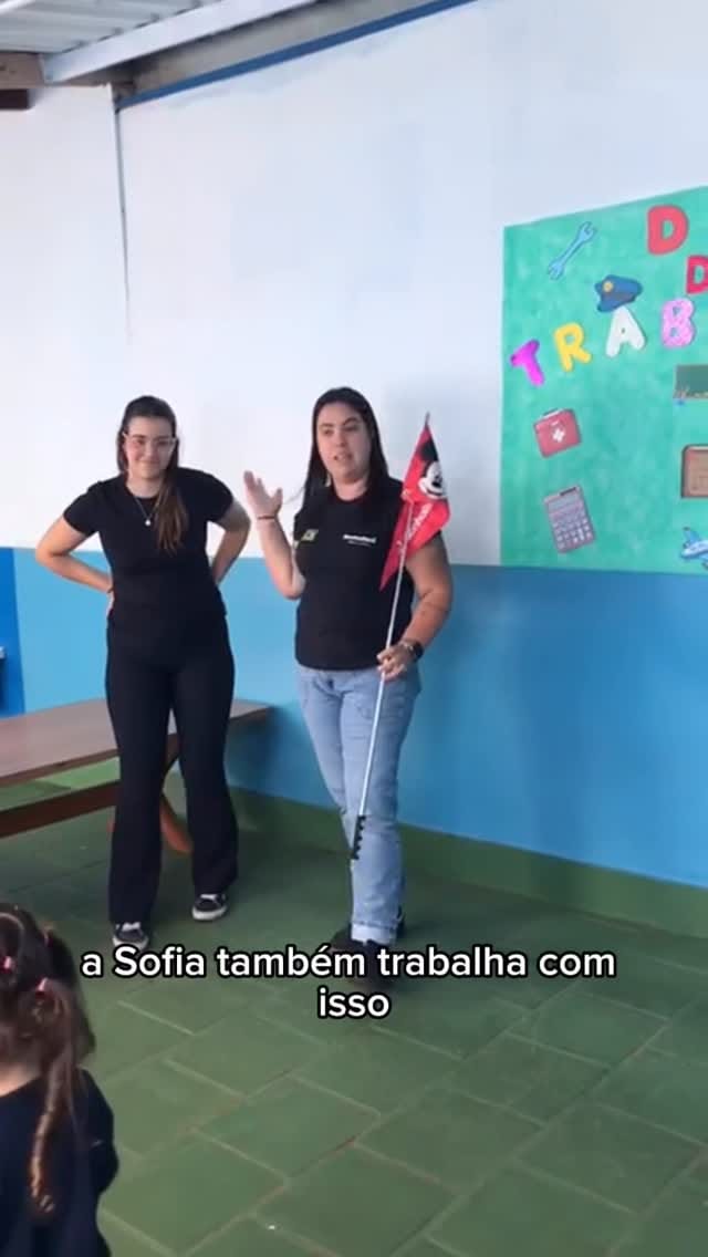 Post 6 by Escola Bi-Bilíngue on Instagram (video)
