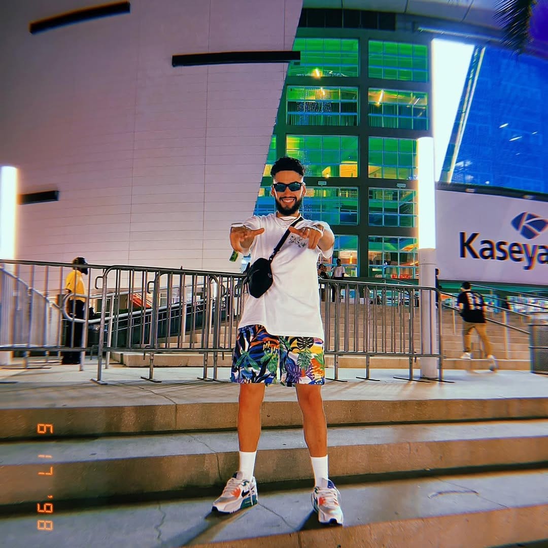 Post 10 by NICK 🇨🇴 | MIAMI VIP on Instagram (carousel)