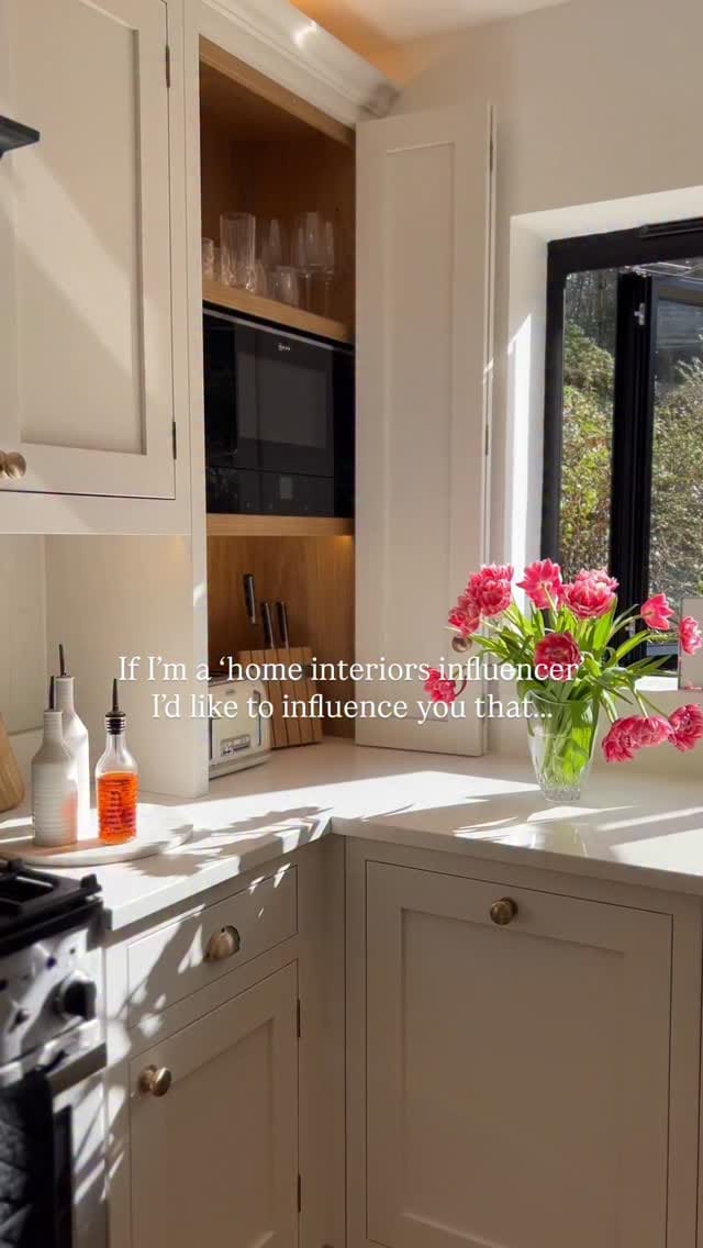 Post 3 by Paul & Jane on Instagram (video)