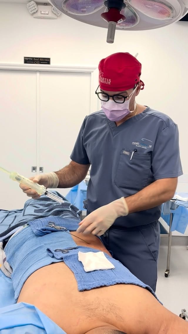 Post 2 by Dr. Andrés Sárraga on Instagram (video)