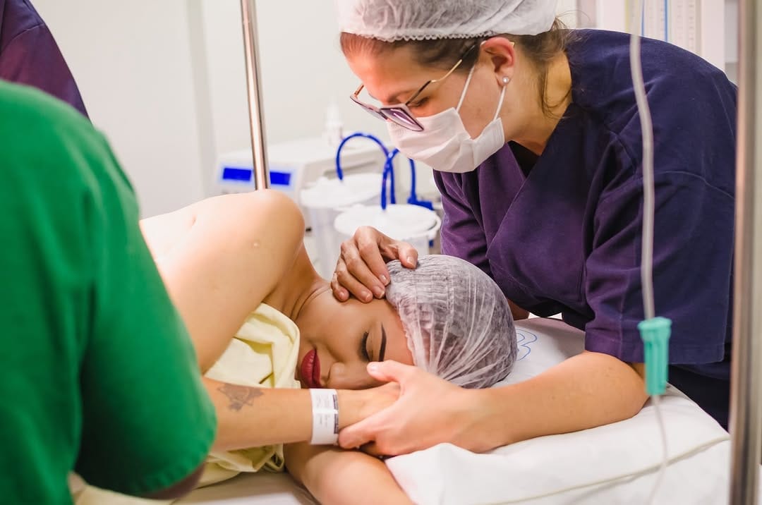 Post 6 by Cristina Maciokas - Ginecologista e Obstetra on Instagram (carousel)