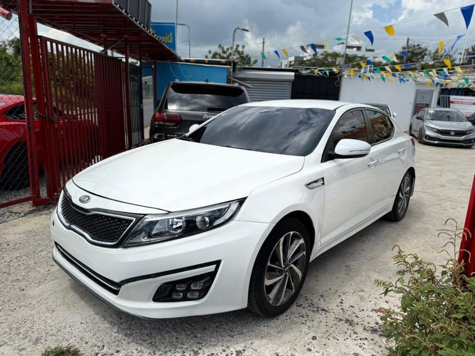 Post 8 by Cristopher Pérez  | vehiculos RD | Autos | Dealer on Instagram (carousel)