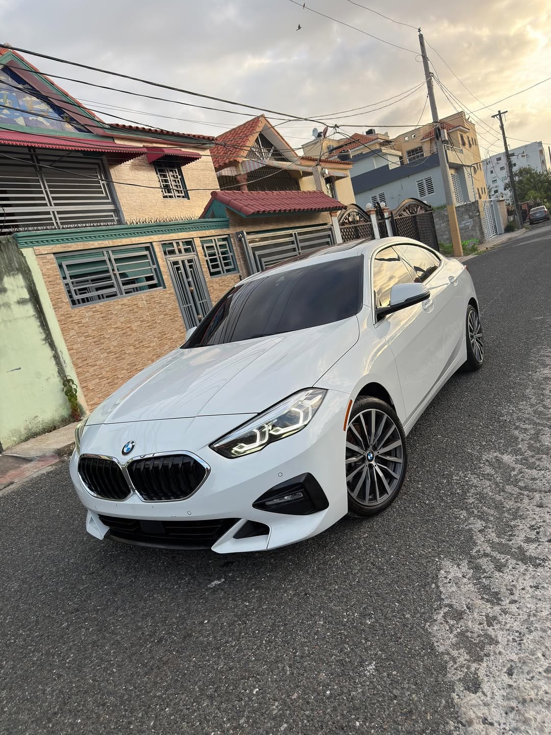 Post 1 by Cristopher Pérez  | vehiculos RD | Autos | Dealer on Instagram (carousel)