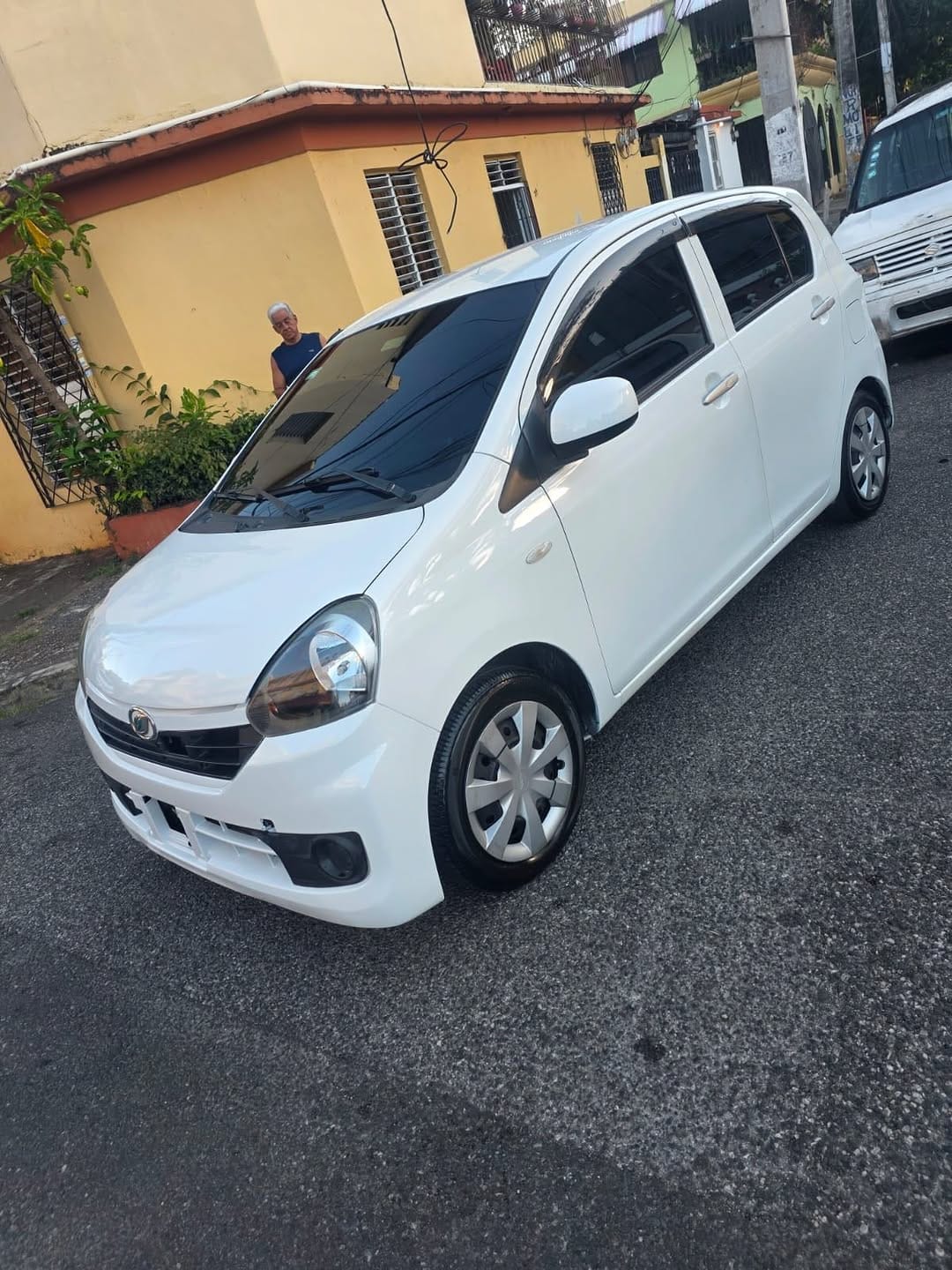 Post 9 by Cristopher Pérez  | vehiculos RD | Autos | Dealer on Instagram (carousel)