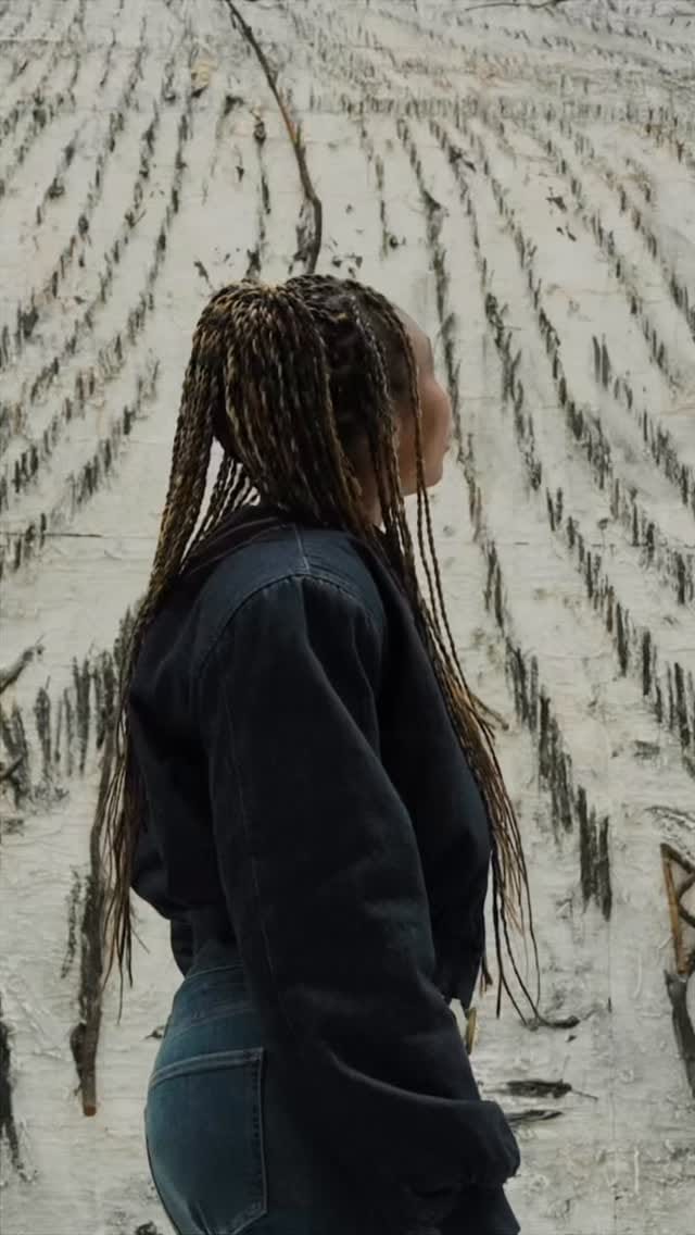 Post 3 by V Starr on Instagram (video)