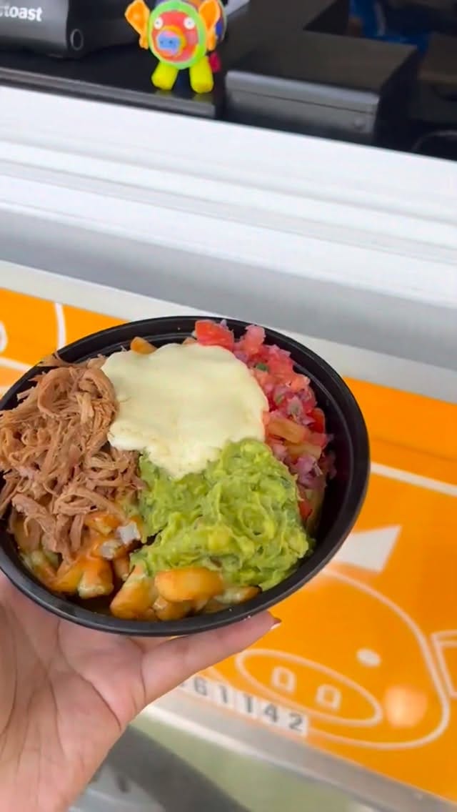 Post 7 by Lechona Truck Miami - Lechona Colombiana on Instagram (video)