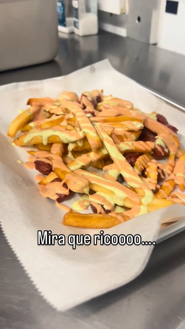 Post 3 by Lechona Truck Miami - Lechona Colombiana on Instagram (video)