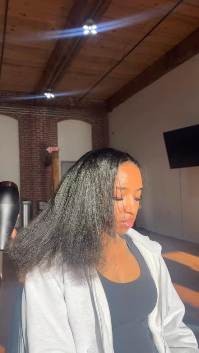 Post 1 by LegendaryHairr on Instagram (video)