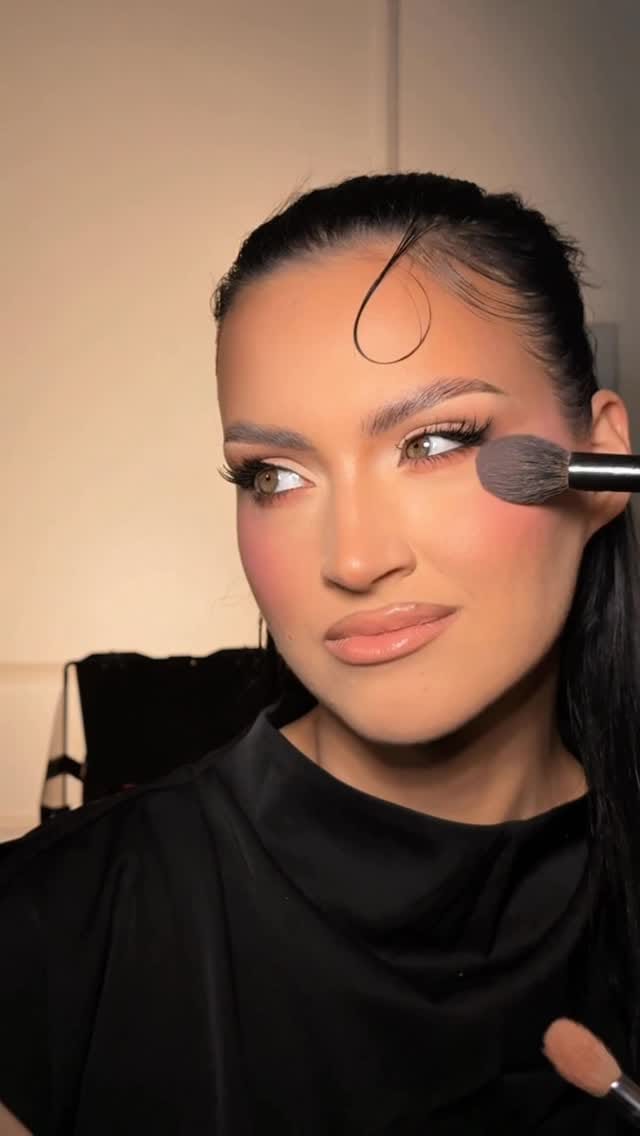 Post 7 by Makeup Ivana on Instagram (video)