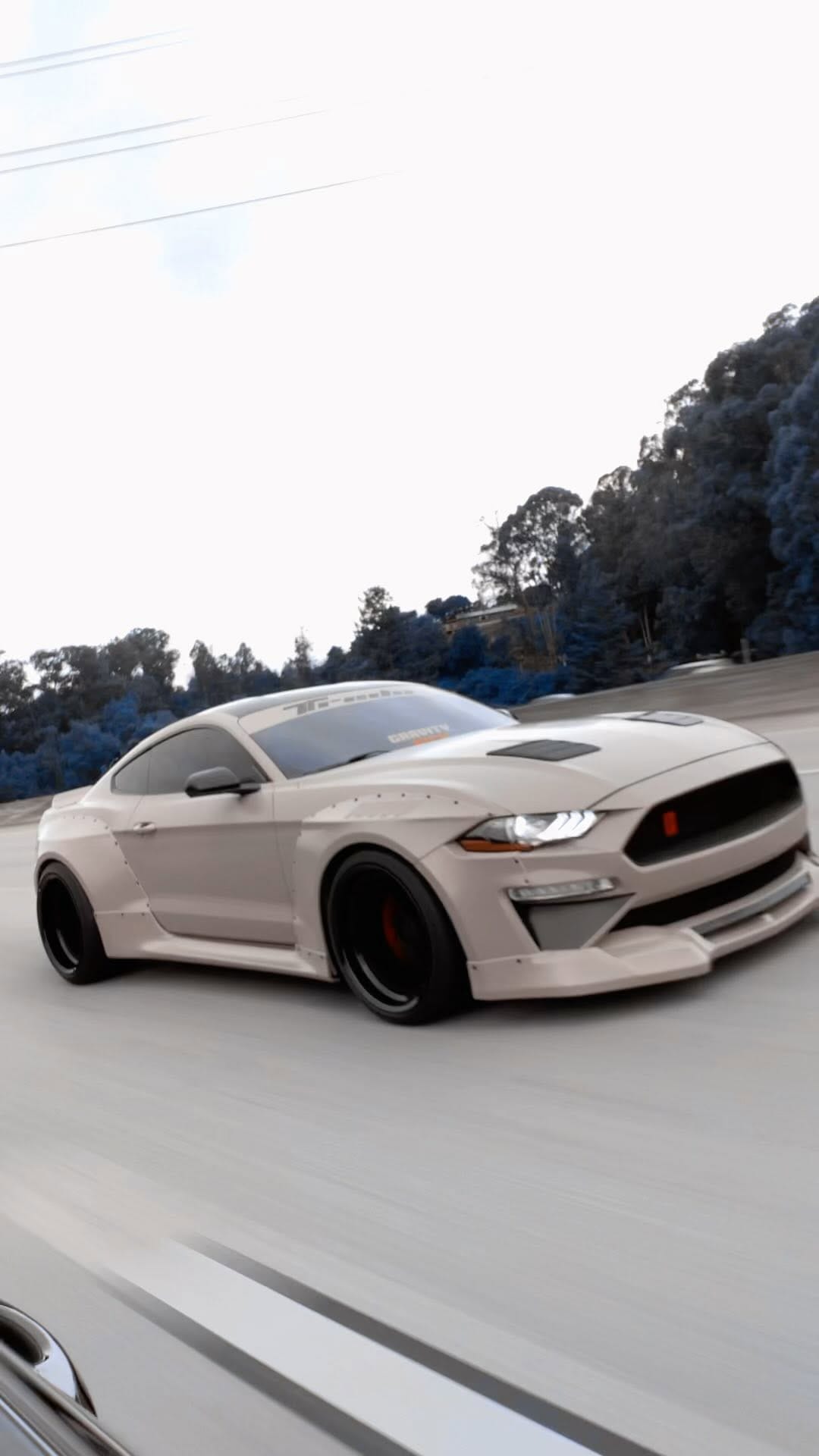 Post 4 by Javi - @treds_custom on Instagram (video)