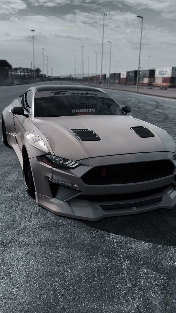 Post 6 by Javi - @treds_custom on Instagram (video)
