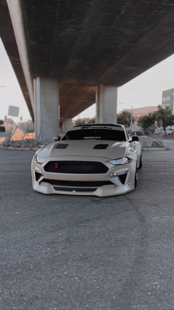 Post 7 by Javi - @treds_custom on Instagram (video)