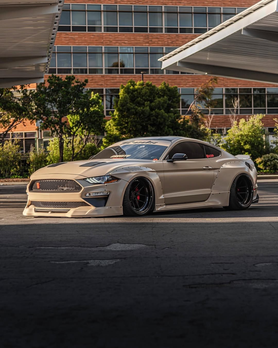 Post 2 by Javi - @treds_custom on Instagram (image)
