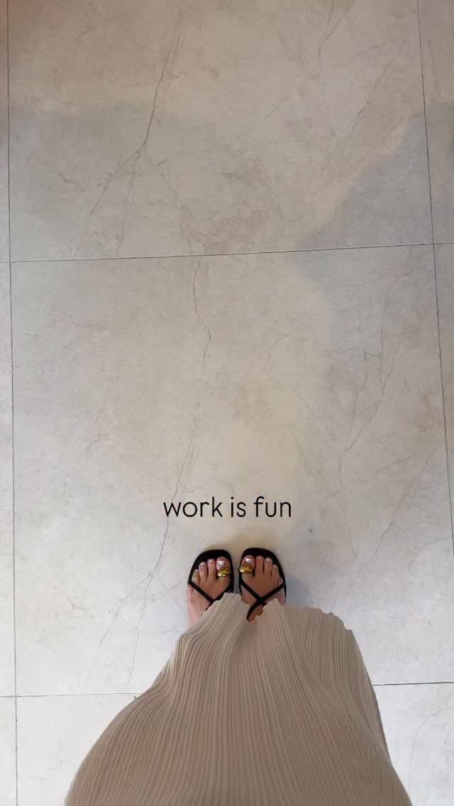 Post 4 by C E C I L I A  R E F O J O S | atelier on Instagram (video)