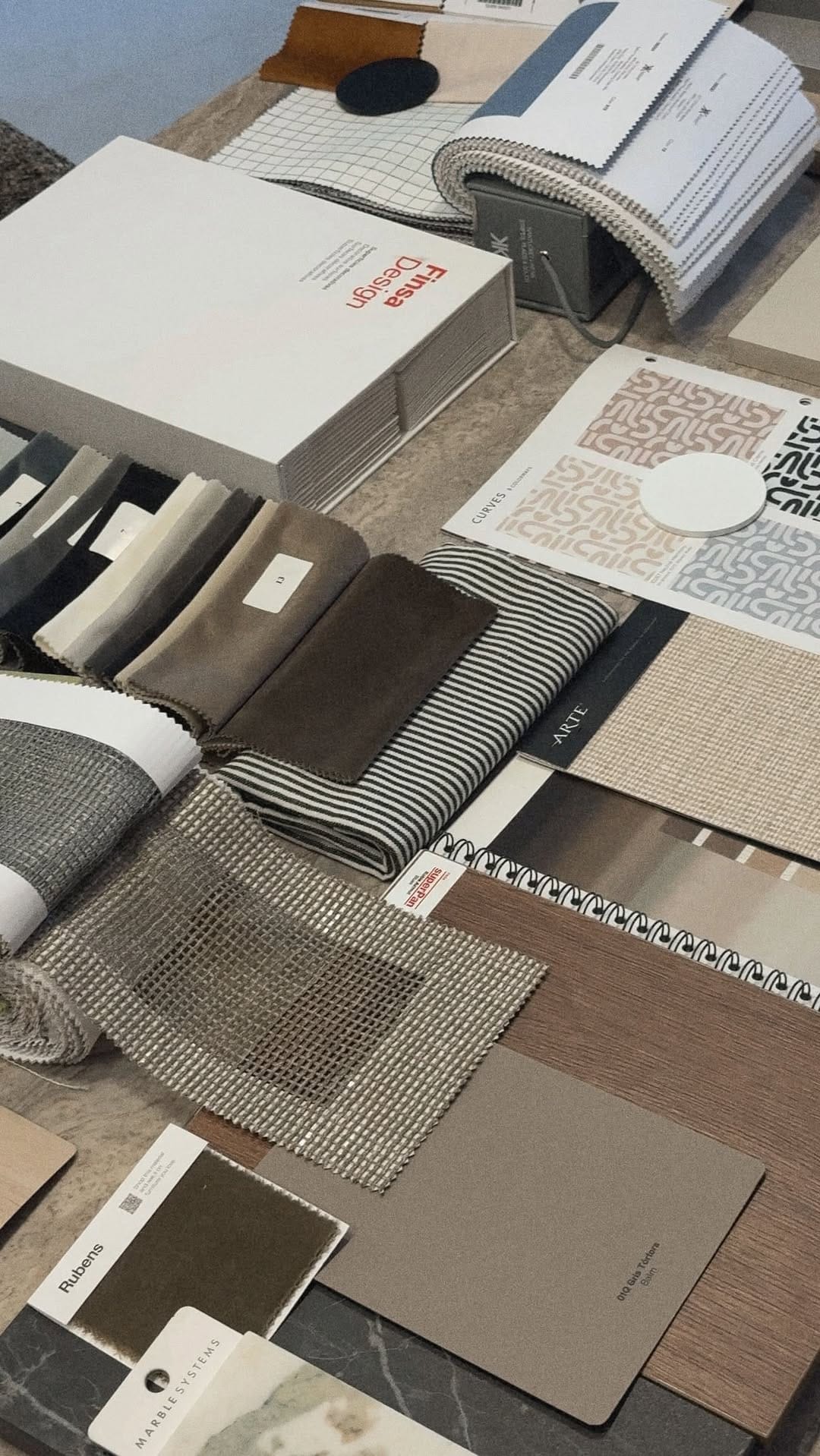 Post 7 by C E C I L I A  R E F O J O S | atelier on Instagram (video)