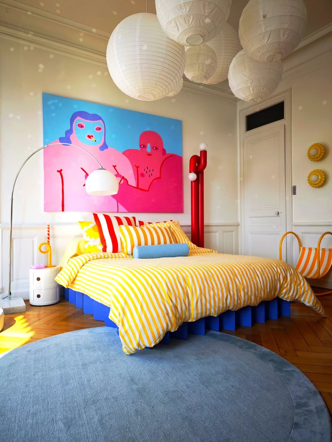 Post 9 by ROOM IN A BOX France on Instagram (carousel)