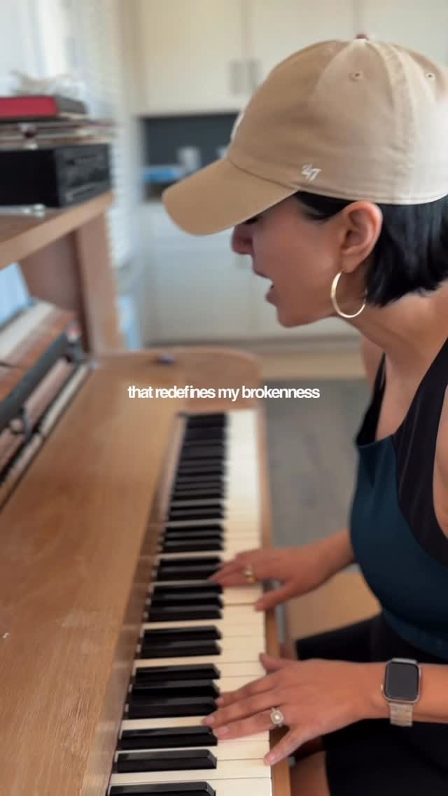 Post 2 by Keila R. Marín on Instagram (video)