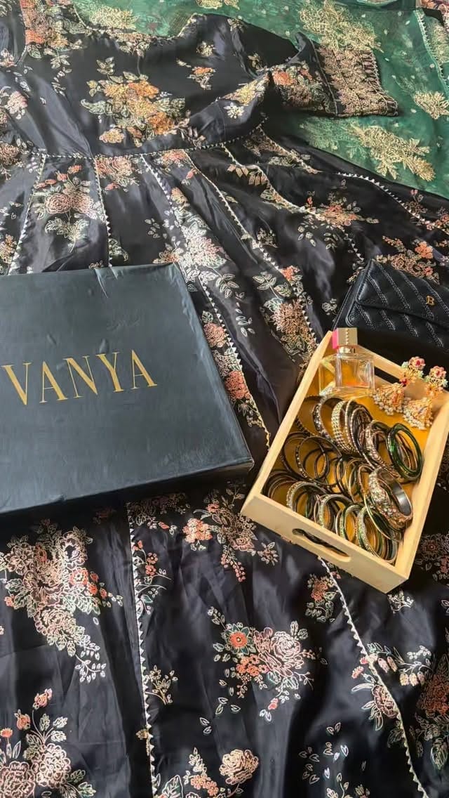 Post 1 by Sophia I on Instagram (video)
