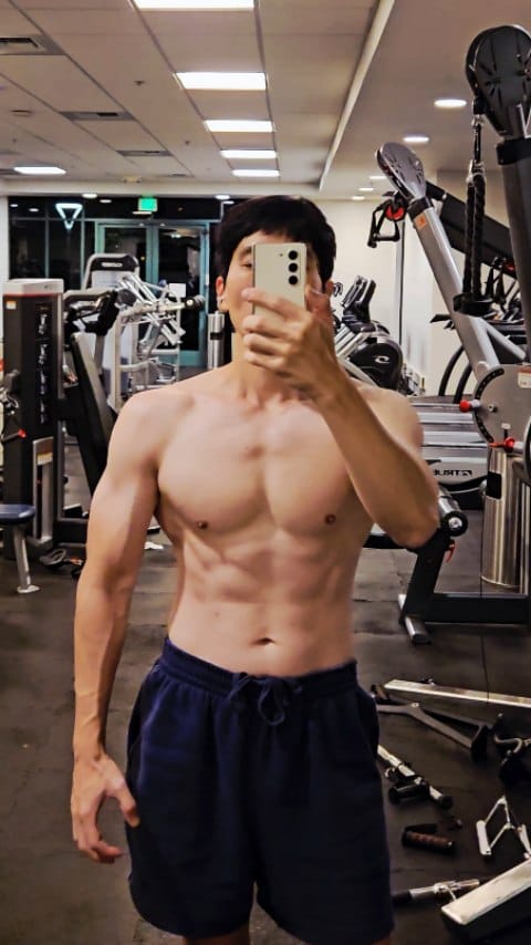 Post 5 by SoonsolHong (홍순솔) on Instagram (video)