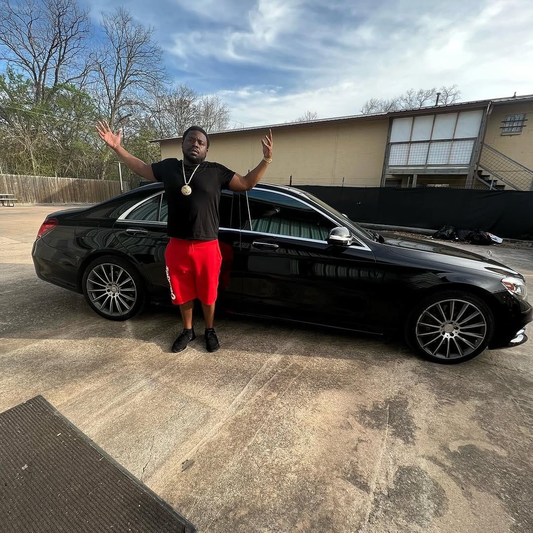Post 5 by Willie Bee 🦍 on Instagram (image)