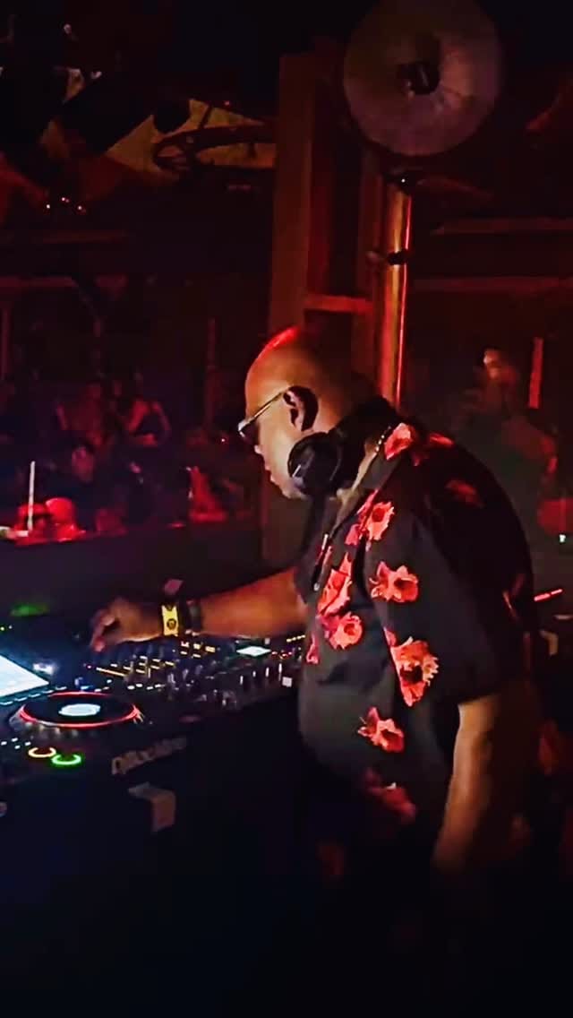 Post 2 by Mark Gorbulew on Instagram (video)