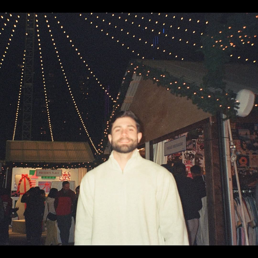 Post 6 by Sandro Junior Banks on Instagram (carousel)