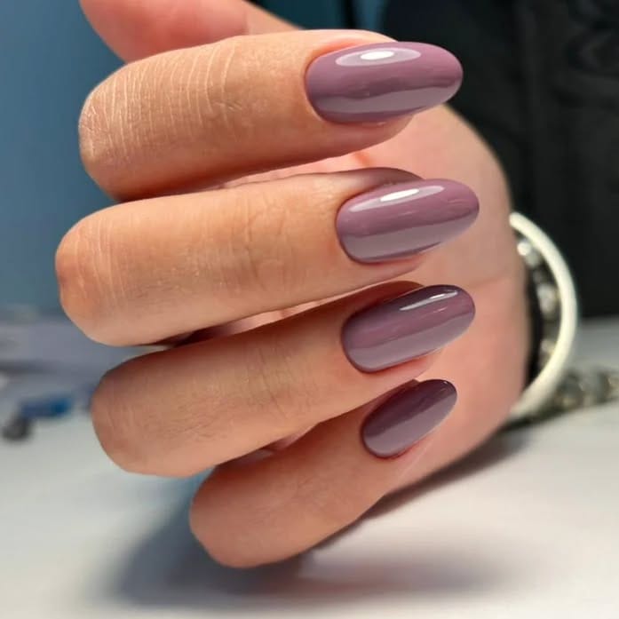 Post 4 by FER NEBOTT Nail Artist on Instagram (image)