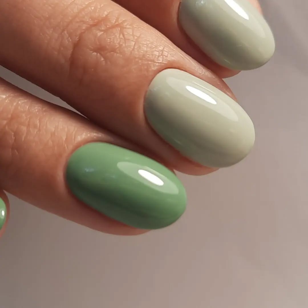 Post 6 by FER NEBOTT Nail Artist on Instagram (carousel)