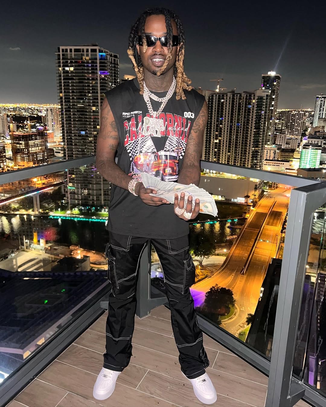 Post 9 by YUNGCHECKCHASER💰 Riding Lamborghini ‘s And Shxt on Instagram (carousel)