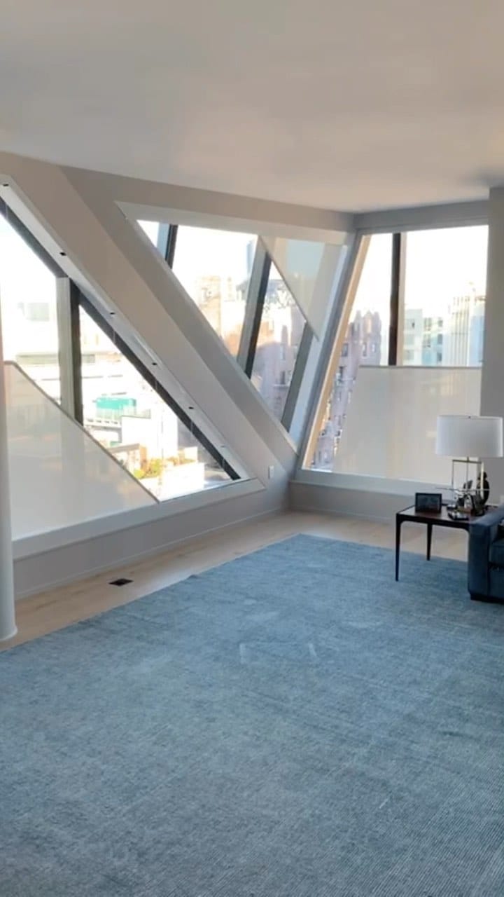 Post 10 by Glamour Decorating on Instagram (video)