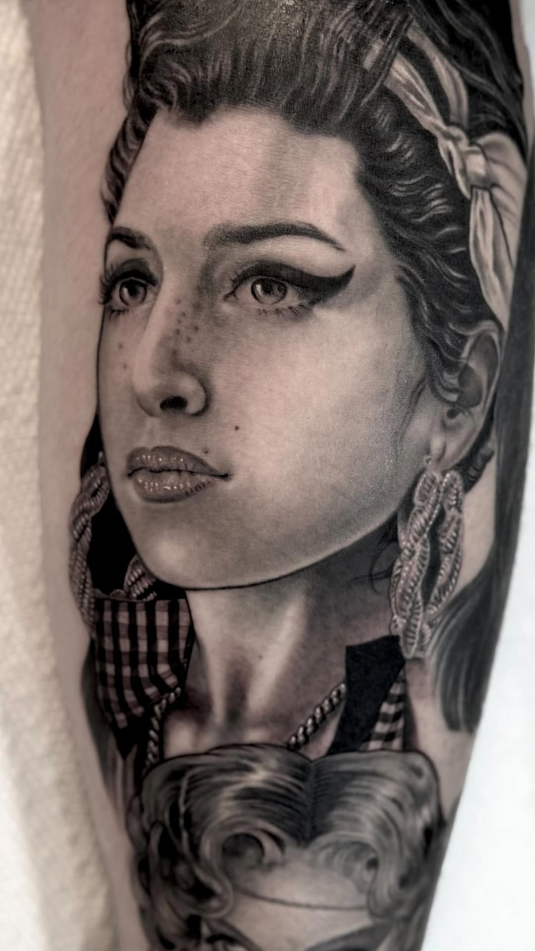 Post 8 by Rose Hardy / Tattoo Artist / Los Angeles on Instagram (video)