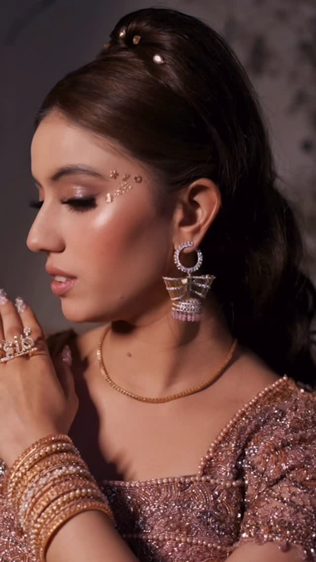 Post 1 by Nilofer Radiowala | Makeup on Instagram (video)