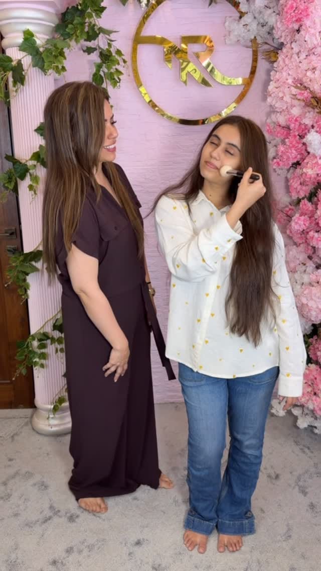Post 5 by Nilofer Radiowala | Makeup on Instagram (video)
