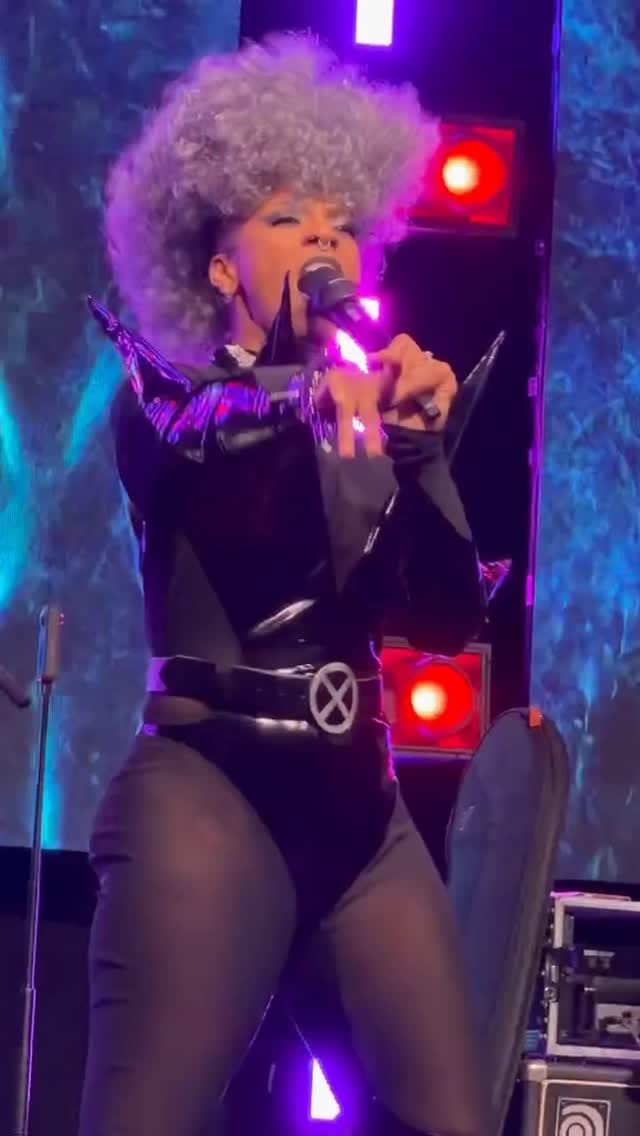 Post 7 by Élishia Sharie on Instagram (video)