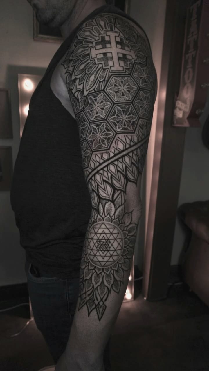 Post 2 by Sacred Geometry, Mandala, Ornamental on Instagram (video)