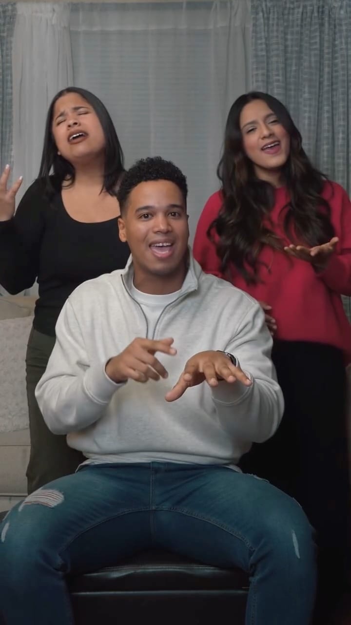 Post 10 by THE REASON TRIO (La Razón) on Instagram (video)