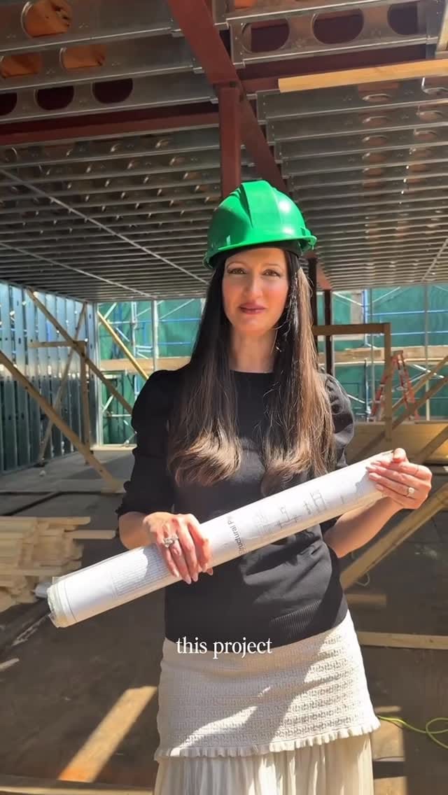 Post 5 by Mindy Lovi on Instagram (video)