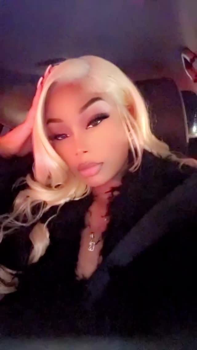 Post 2 by Kenn💋 on Instagram (video)