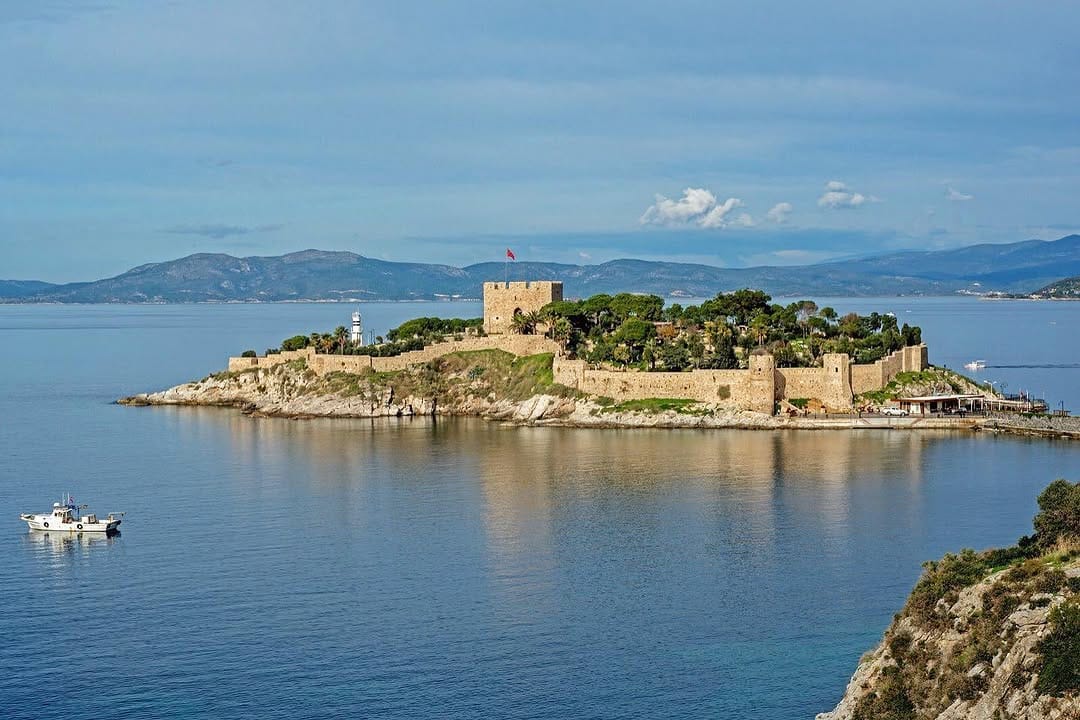 Post 5 by Kusadasi LIVE on Instagram (image)
